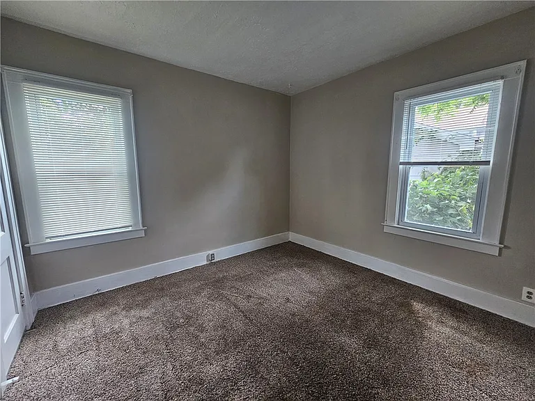 133 McKinley St — Photo 14