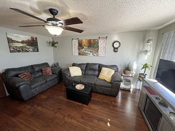 2nd image of 426 Arrowhead Ct