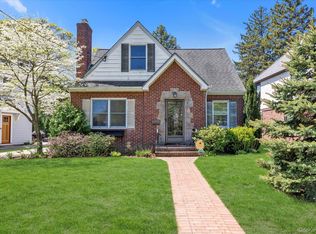 18 Hathaway Drive, Garden City, NY 11530