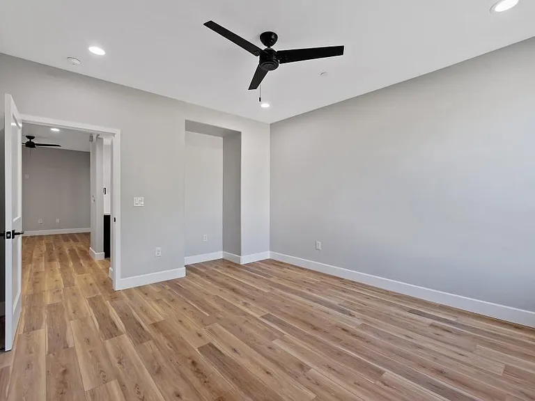 147 S K St #202 — Photo 18
