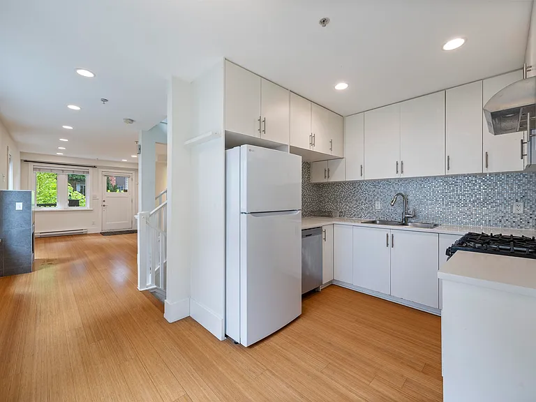 67 E 16th Ave — Photo 5