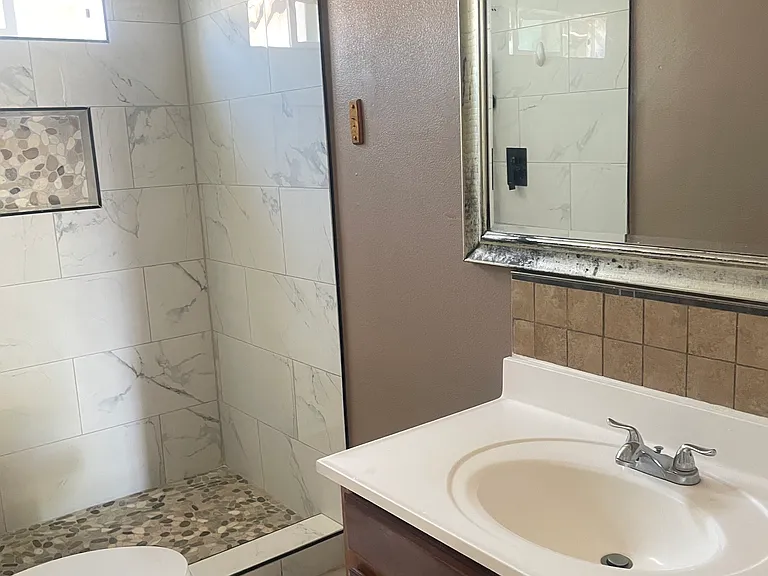 730 Benson Ave — Photo 16