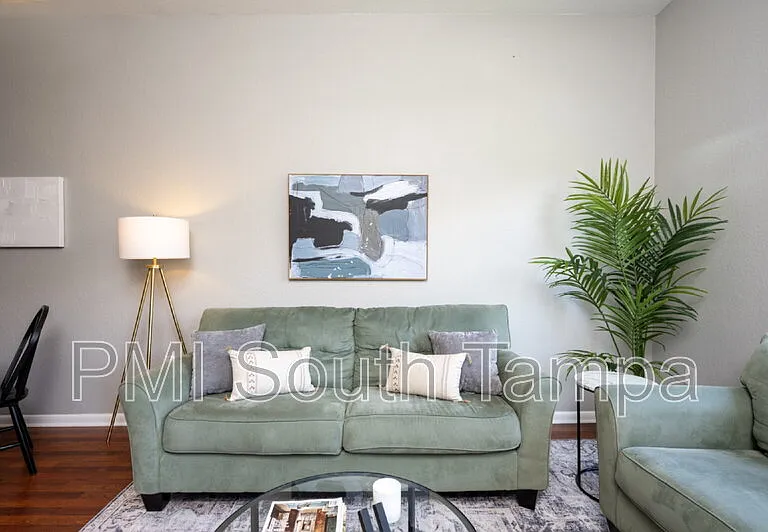 2421 W Horatio St #838 — Photo 5