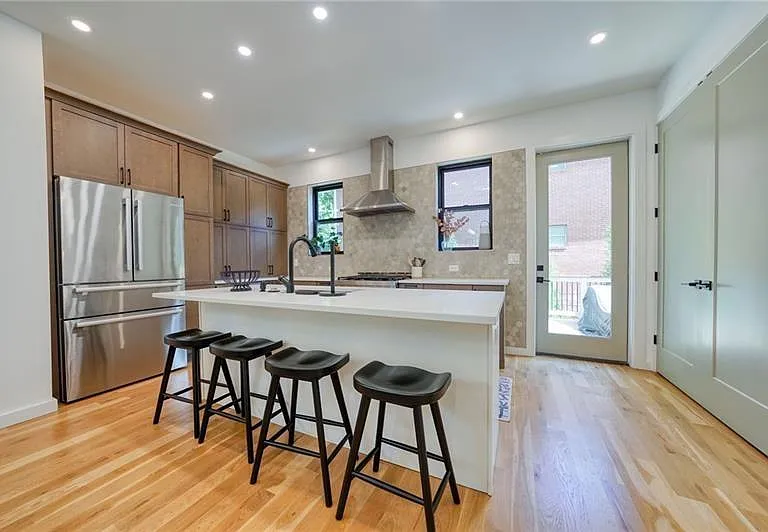 829 Barnett St NE — Photo 11