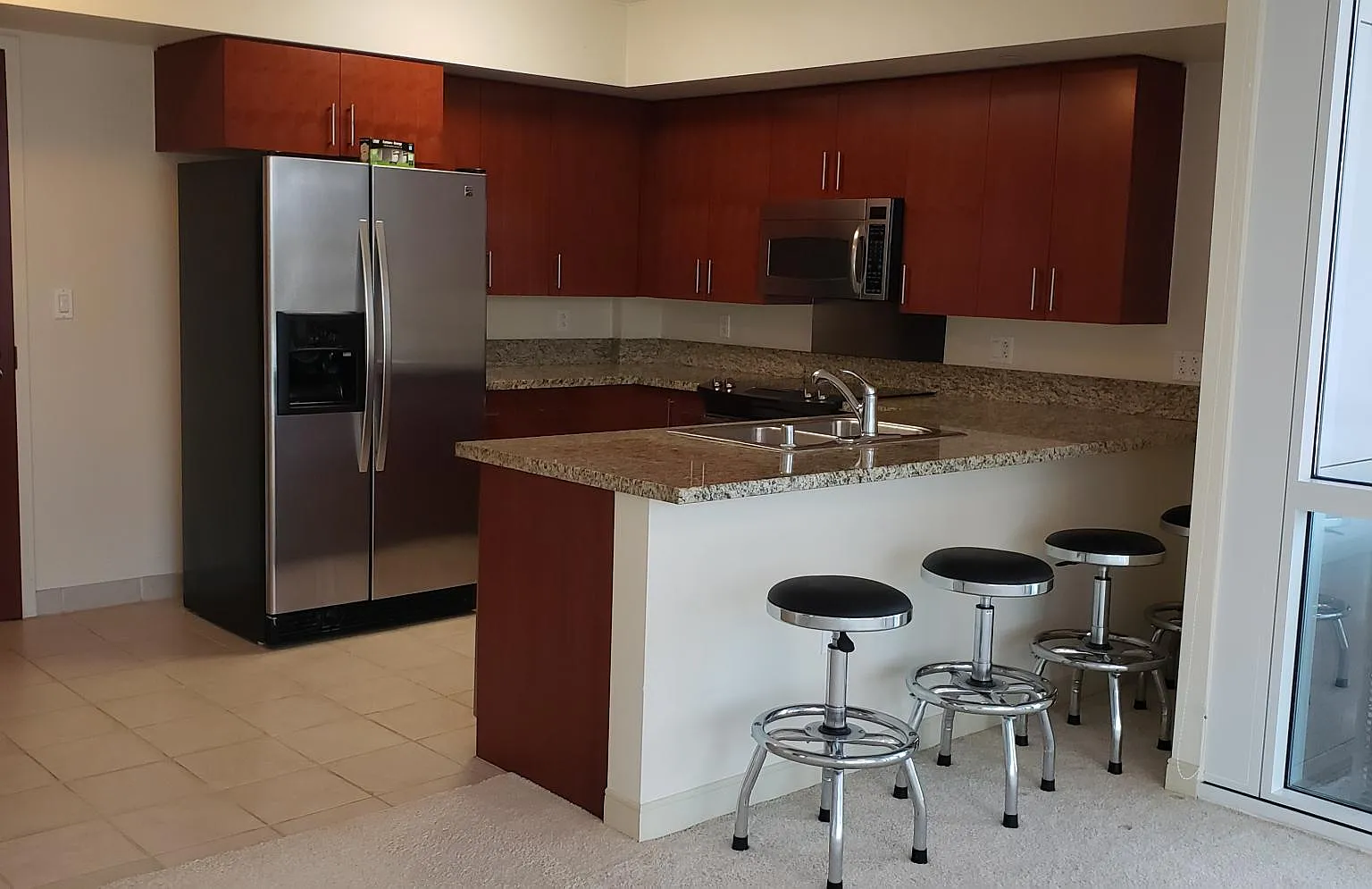 2 bed, 992 sqft, $3,850 — Photo 2