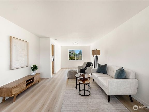 4th image of 204 Whitley Street NW