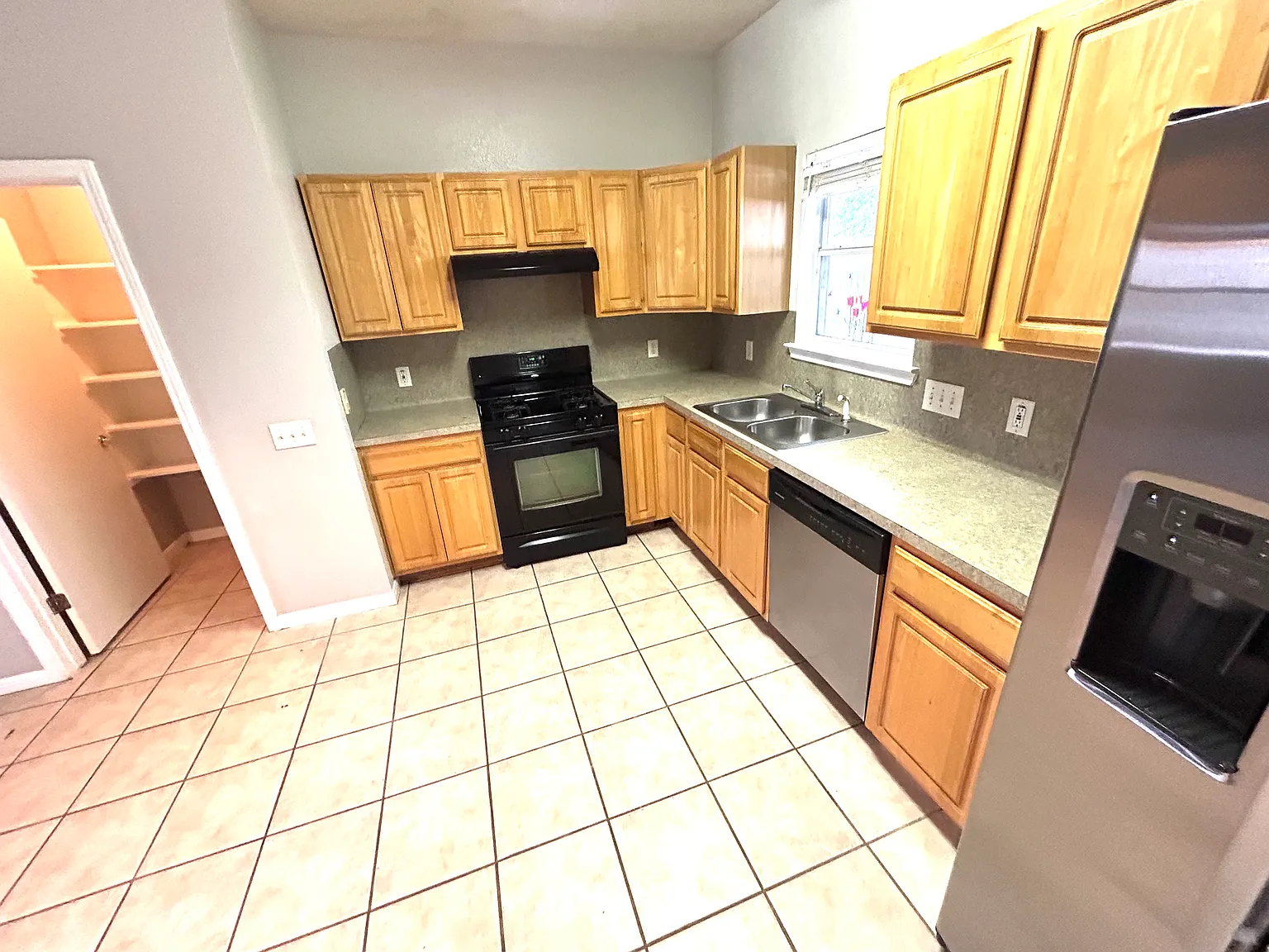 1208 Maple Ave — Photo 4