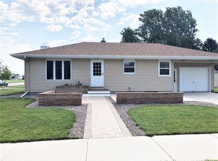 201 S 7th St, Oostburg, WI 53070