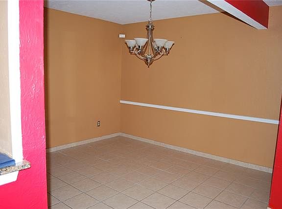 4th image of 407 Weaver St