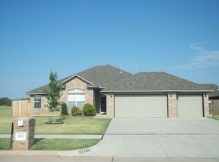 613 N White Tail Way, Mustang, OK 73064