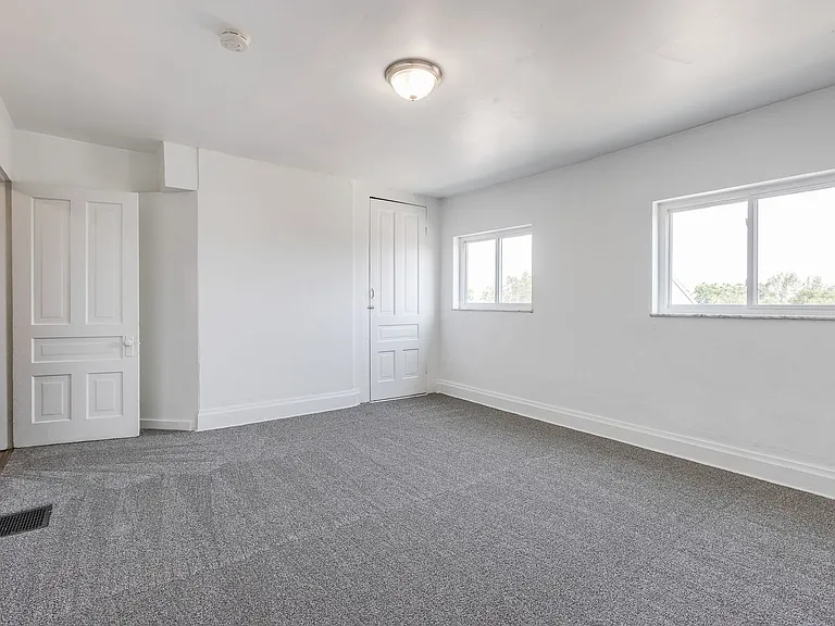 2120 Salisbury St S — Photo 22