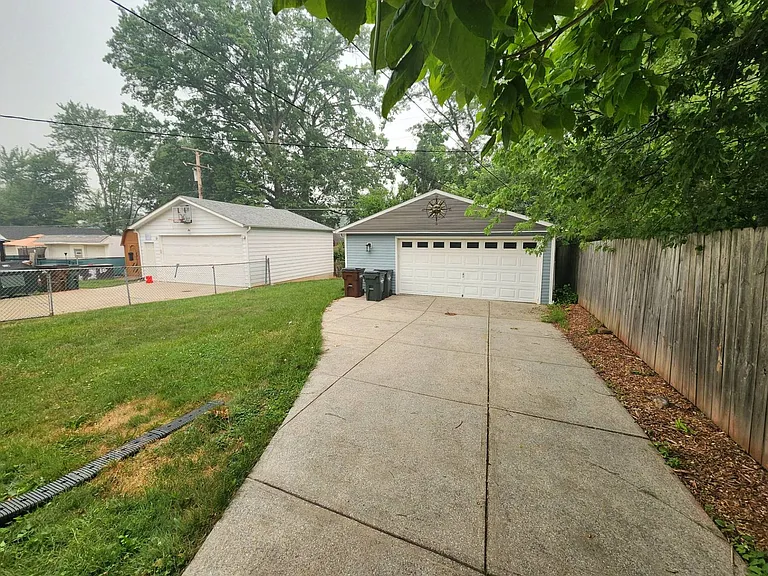 2506 Torrington Ave — Photo 41