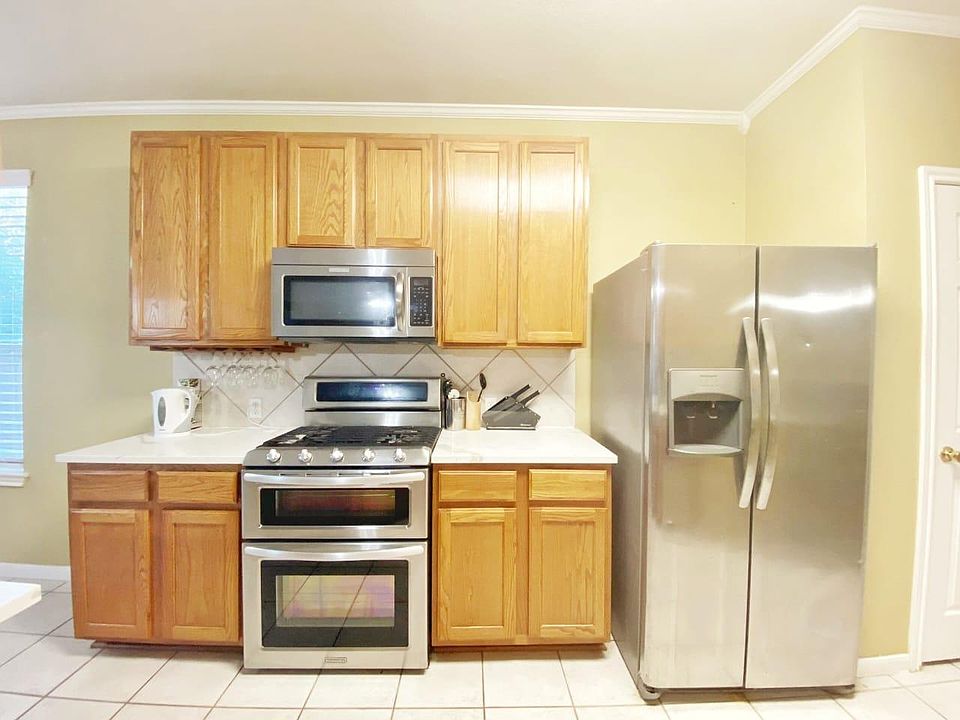 1st image of 4021 Barlow Dr