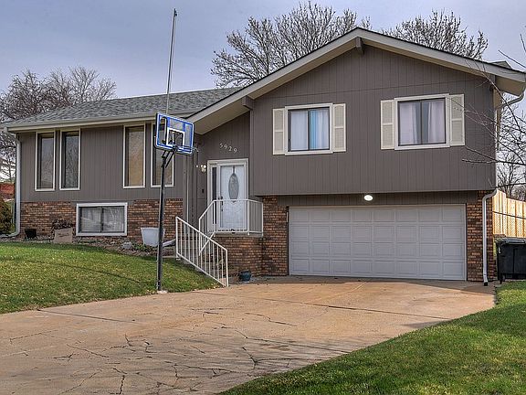 2nd image of 5929 S 109th Cir