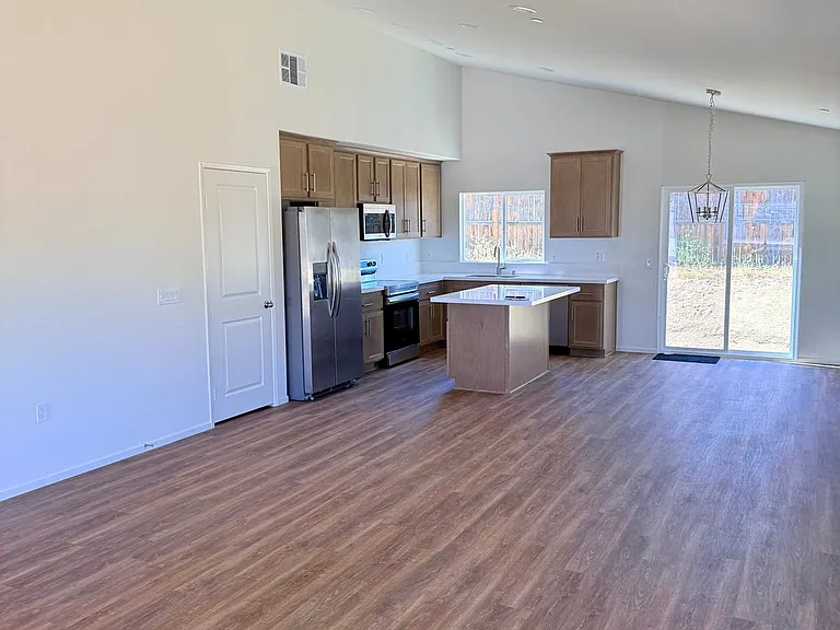 11705 Sebastian Rd — Photo 16