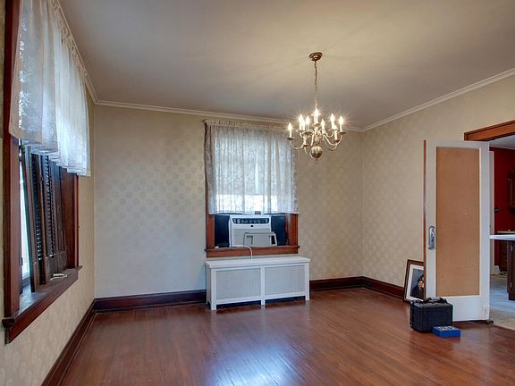 5th image of 110 West Ave