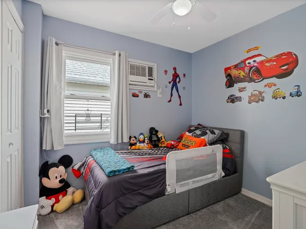 48 Gotham Avenue image 21 of 38