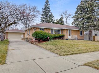 9232 New England Ave, Morton Grove, IL 60053