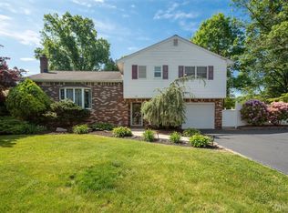 229 Rues Ln, East Brunswick, NJ 08816