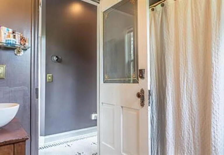 560 E New England Ave — Photo 14