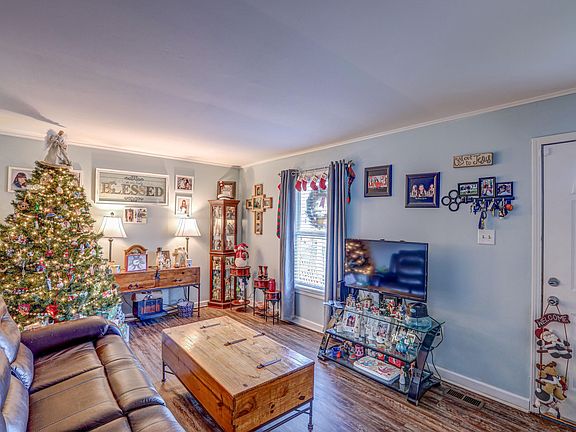 5th image of 417 Crestfield Dr