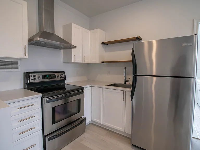 6748 Winston St — Photo 7
