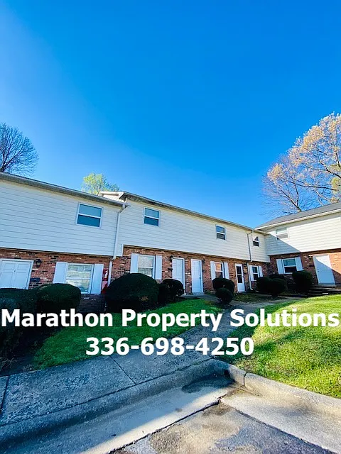 2 bed, 1.5 bath, 950 sqft, $1,025 — Photo 2