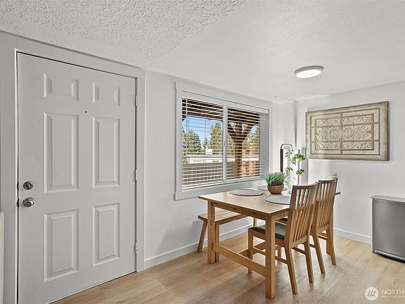 4th image of 2102 NW Kelly Drive #9