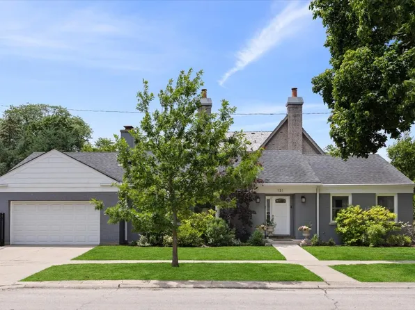 131 Joyce Pl, Park Ridge, IL 60068