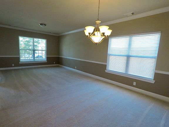 Formal dining and flex space