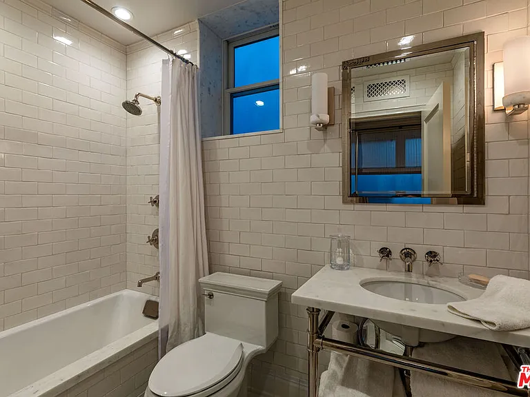 127 Hollister Ave — Photo 17