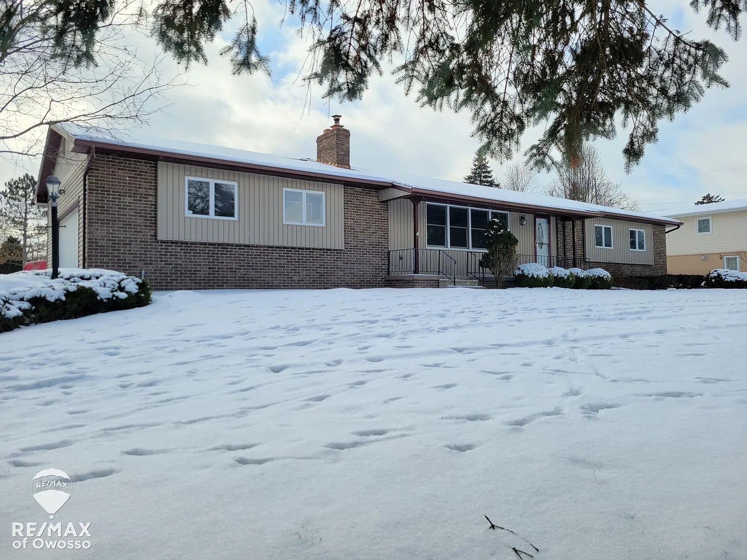 605 Crestview Dr photo 1