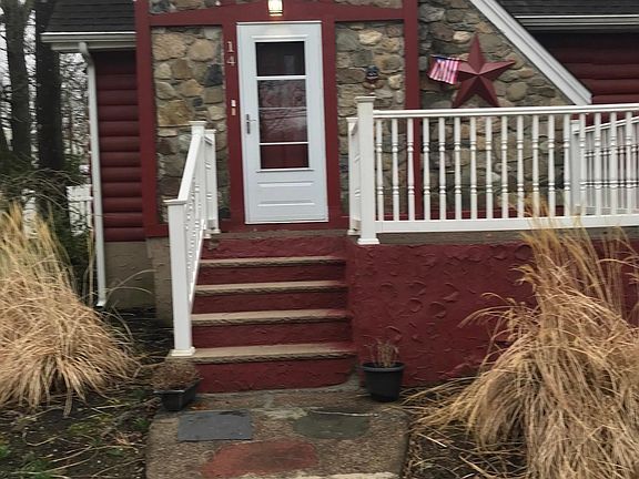 3rd image of 14 Baywood Ave