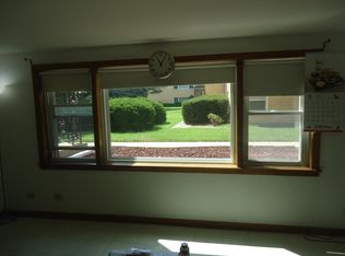 8902 N Wisner St APT GW, Niles, IL 60714