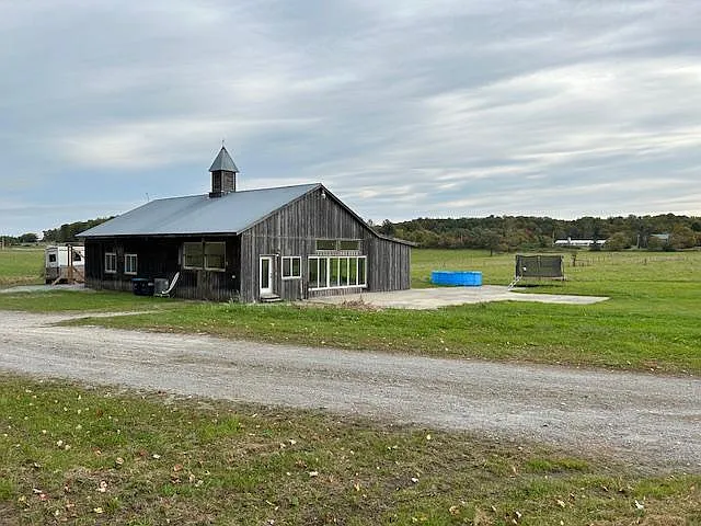 250 Upper Meadows Ln — Photo 24