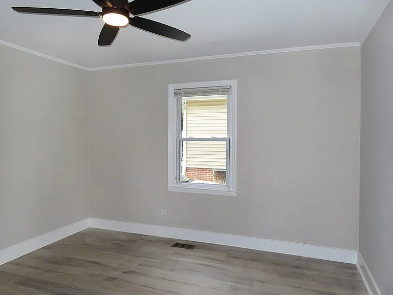 1215 Kent St — Photo 11