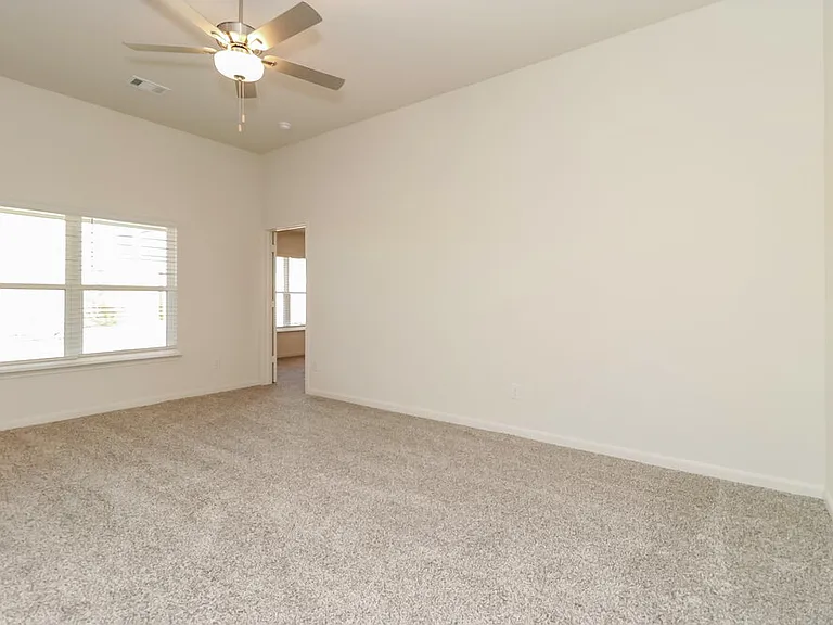 1313 Woodwinds Dr — Photo 4