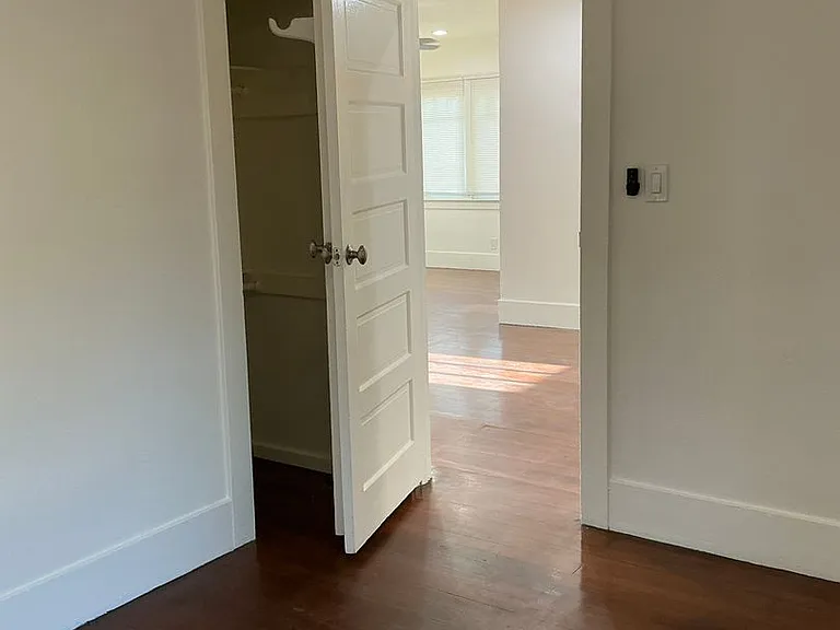 233 E La Veta 492 S — Photo 15