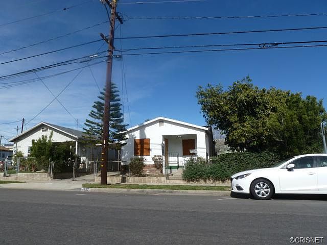 1st image of 1527 Celis St