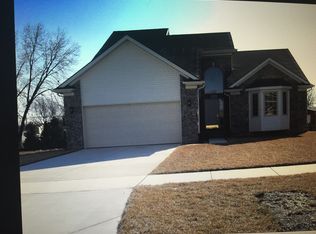 33180 Glengary Ct, Sterling Heights, MI 48310