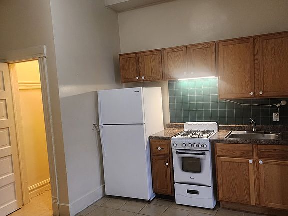 3rd image of 6527 S Kimbark Ave APT 1F