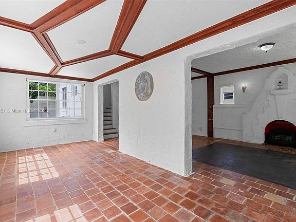 4th image of 1084 NE 91st Ter