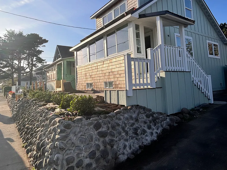 328 6th Ave