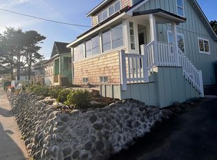 328 6th Ave, Seaside, OR 97138
