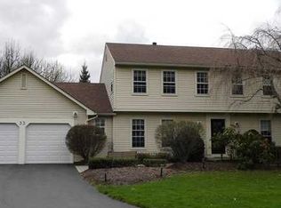 33 Whittlers Rdg, Pittsford, NY 14534
