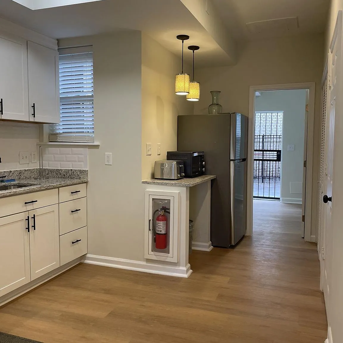 1 bed, 1.0 bath, 150 sqft, $1,600 — Photo 3