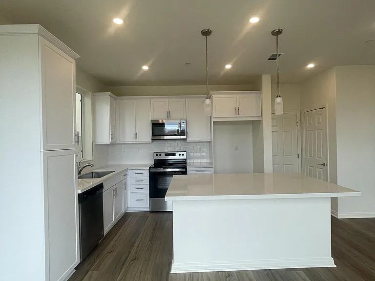 938 Helena Rdg — Photo 9