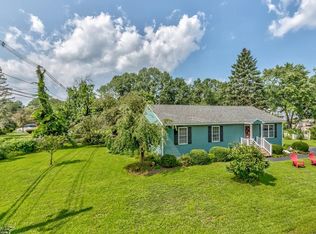 8 Eljer Dr, Lowell, MA 01854