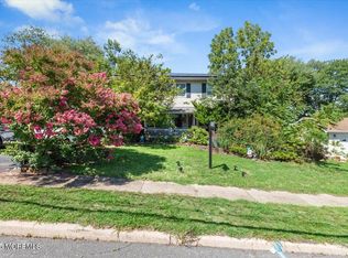 8 Hawaii Rd, Jackson, NJ 08527
