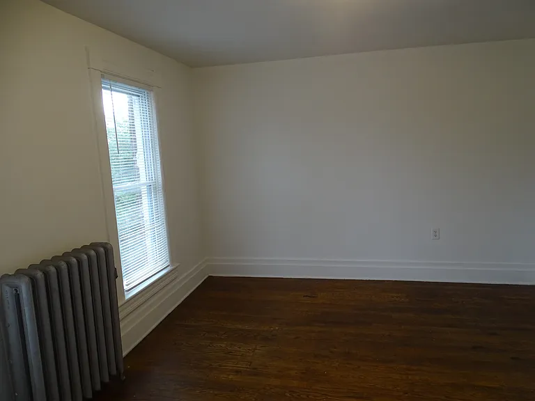 435B Winchester Ave — Photo 16